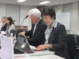 検討会での議論に参加する齋藤副会長
