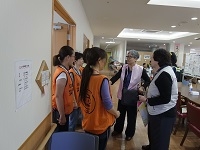 避難所訪問時の様子-1